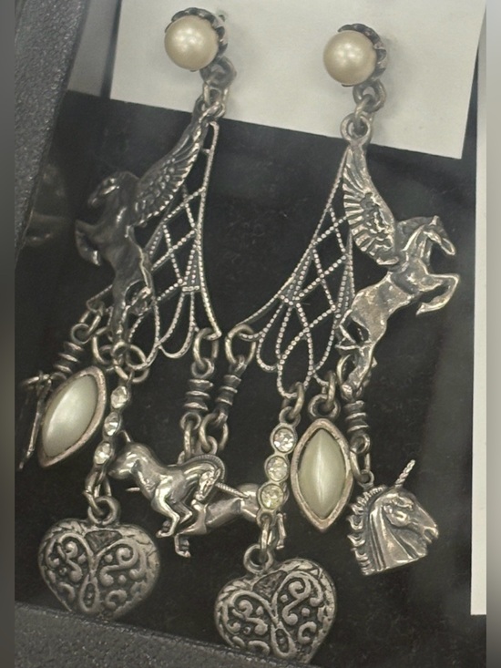 Jewelry - ISO: Pegasus/ unicorn faux pearl earrings